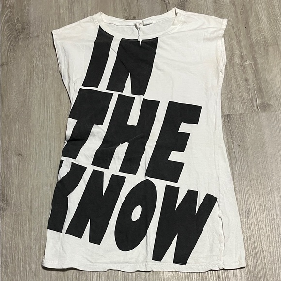 White and Black Graphic Women's Top - Picture 1 of 1